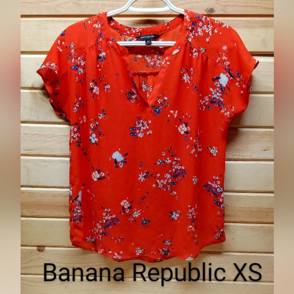 Lightweight Banana Republic top, XS